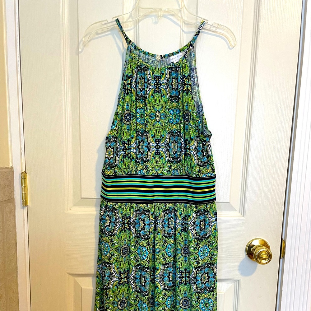 Ladies sundress with peekaboo back